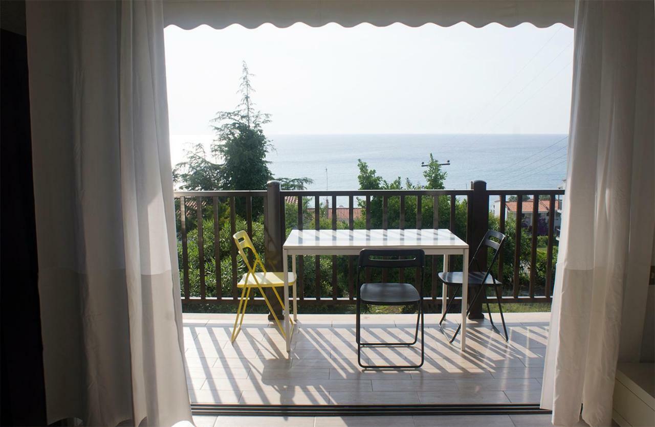 Possidi Aigaiopelagitika 2-floor beach house Kalandra Exteriör bild